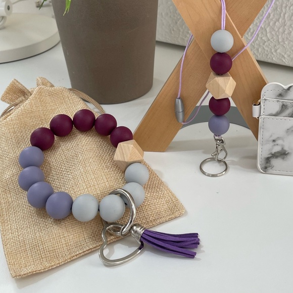 Bracelet Keychain Silicone Wood Beads/Lanyard Teacher Badge Holder Gift Set - Picture 2 of 6